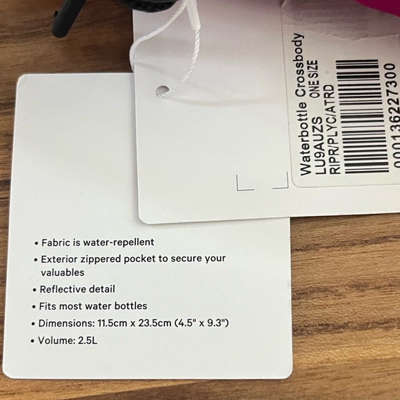 NWT Lululemon Waterbottle Crossbody Bag - Picture 4 of 5